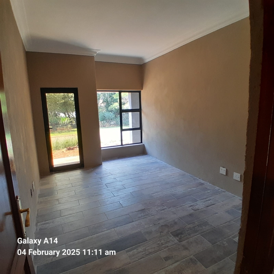 5 Bedroom Property for Sale in Buffelspoort Eco Estate North West